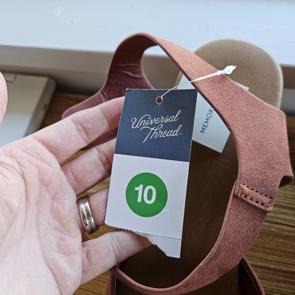 Universal Thread strappy heeled sandals Size 10 - Picture 2 of 16